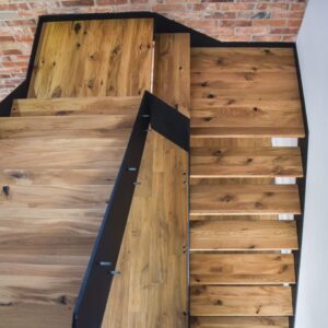 Stopnie do metalowej konstrukcji